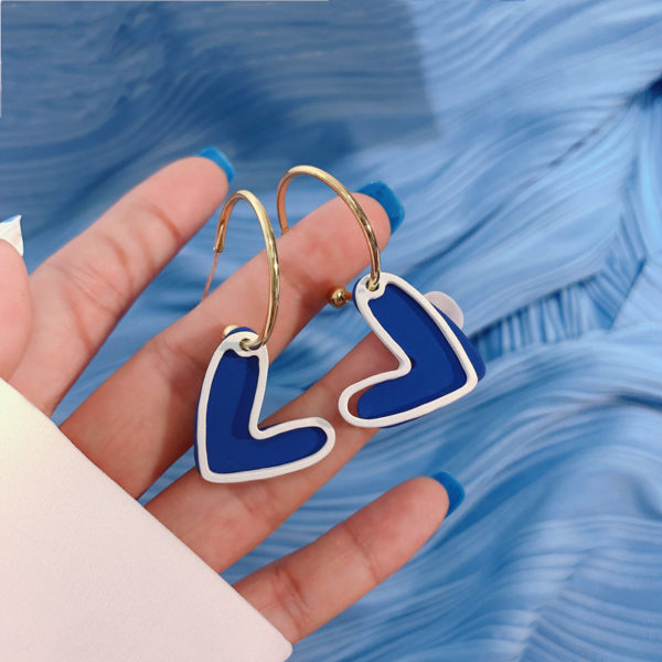 White and Blue Heart Ear Loop Earrings - Image 3