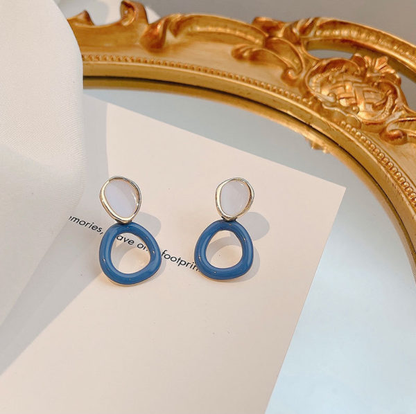 Faux Pearl Plate on Gold and Blue Loop Earrings - Image 5
