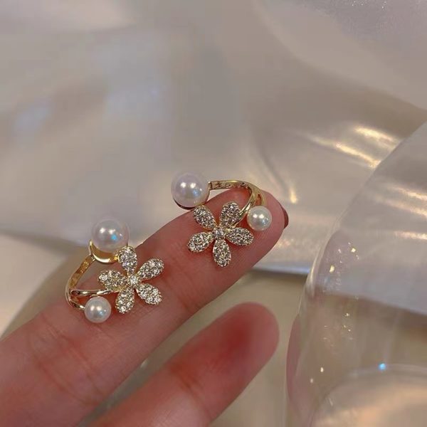 Faux Pearl Gemstones Flower Earrings - Image 5