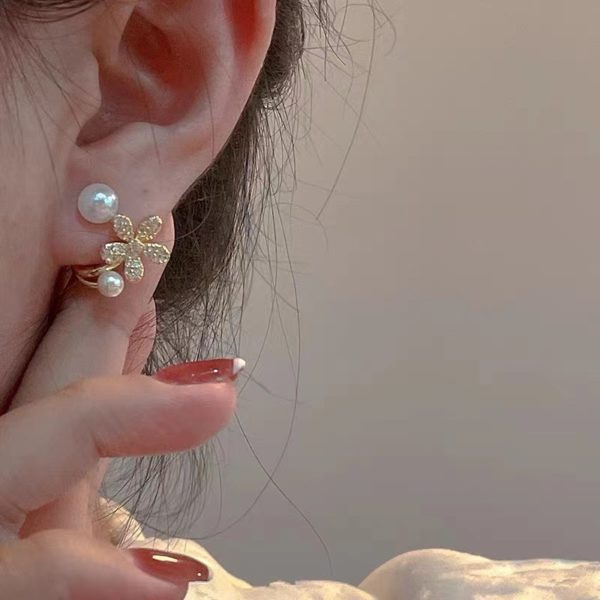 Faux Pearl Gemstones Flower Earrings - Image 3