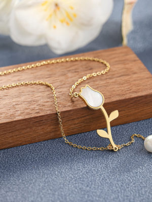 Sideway Faux Pearl Tulip Dangle Gold Necklace