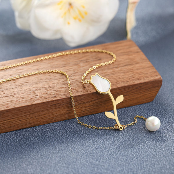 Sideway Faux Pearl Tulip Dangle Gold Necklace