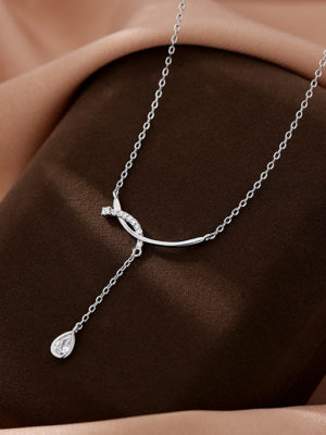 Curved Bar with Teardrop Tassel Pendant Necklace